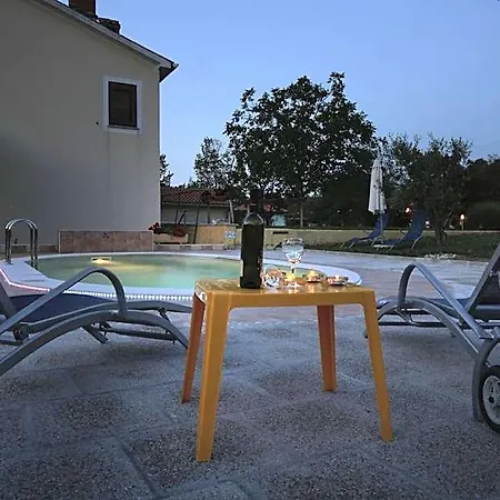 Mobile Homes Romantik 3* لابين
